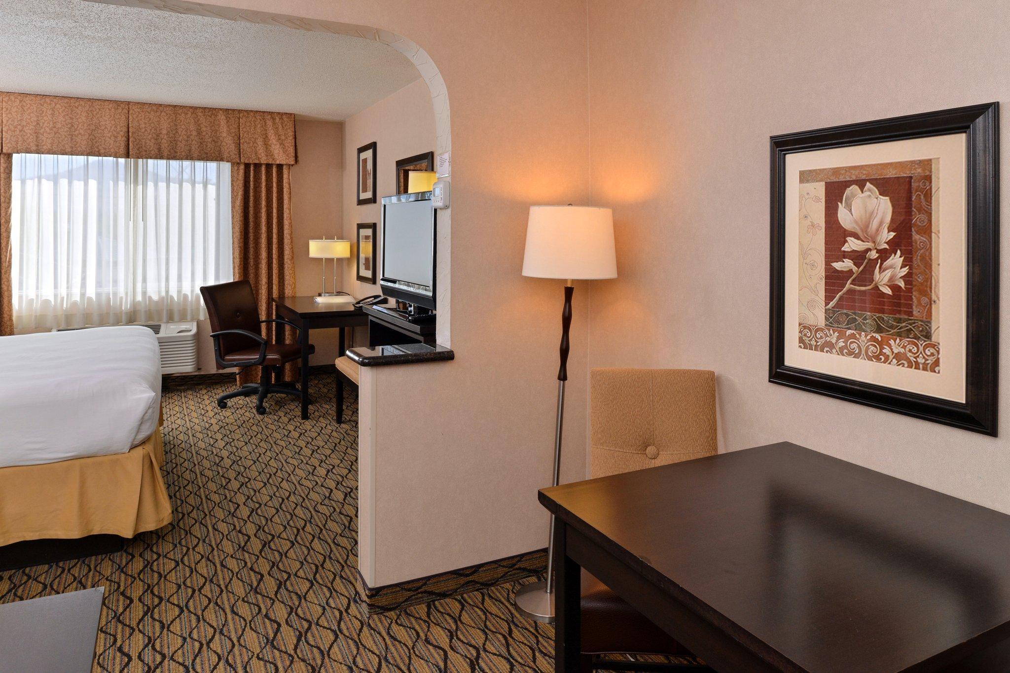 Clarion Pointe Medford