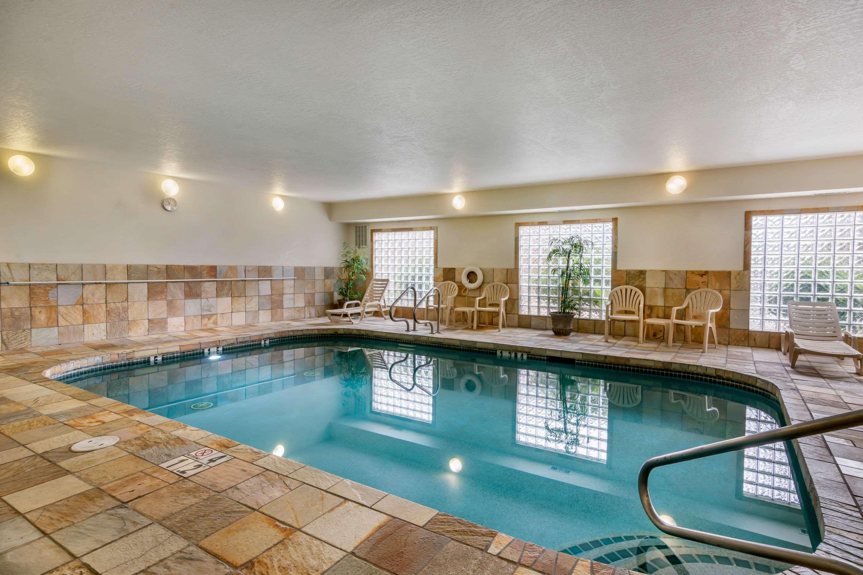 Clarion Pointe Hotel Medford