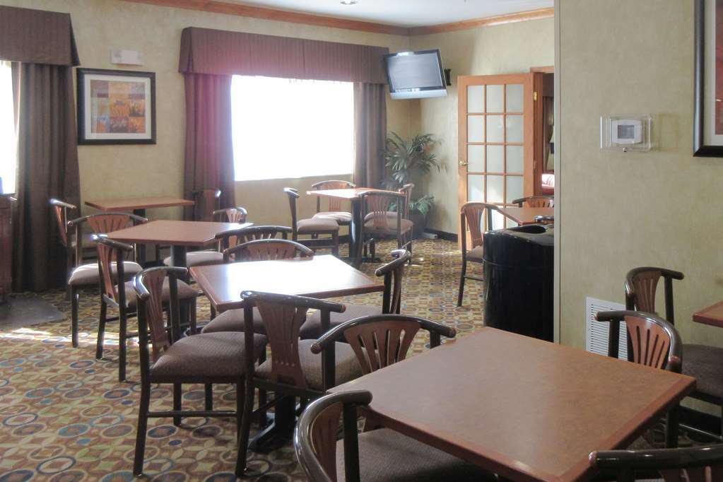 Clarion Pointe 3* Medford